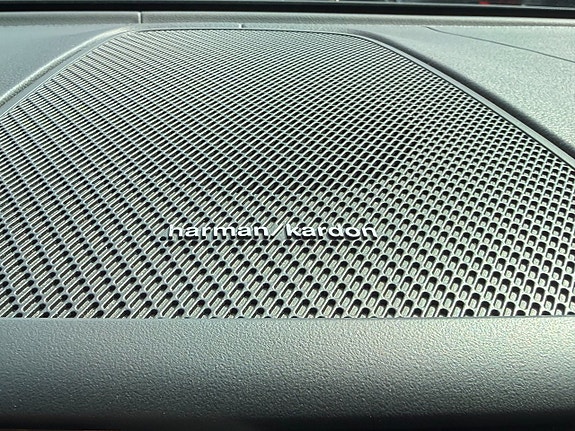 Volvo XC60 13 of 26
