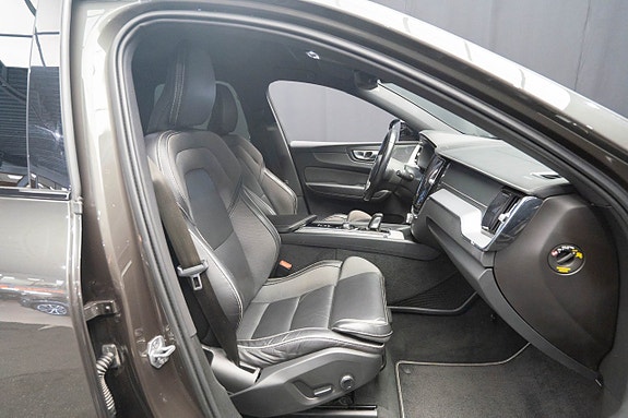 Volvo XC60 18 of 26