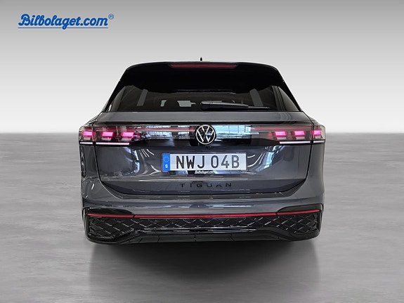 Volkswagen Tiguan 4 of 5