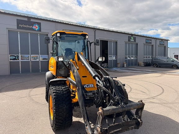 JCB 409 Nordic snabbgående med redskap 6 of 12
