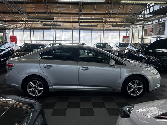 Toyota Avensis 5 of 5