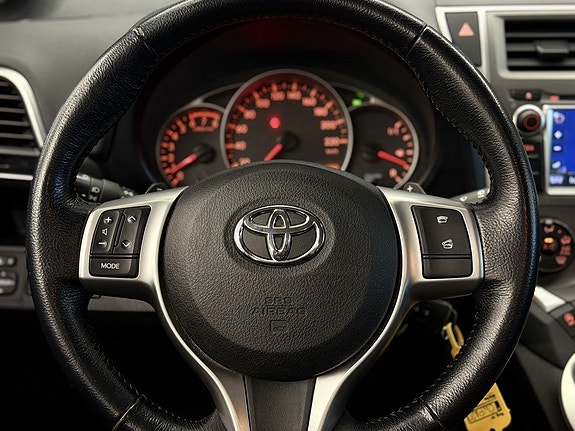 Toyota Verso-S 13 of 18