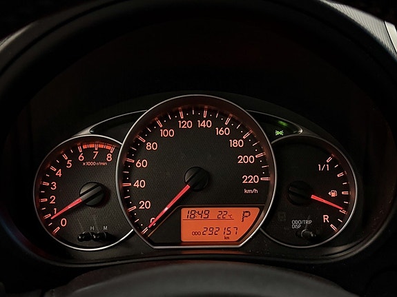 Toyota Verso-S 14 of 18
