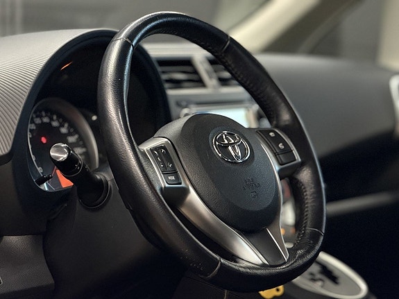Toyota Verso-S 10 of 18