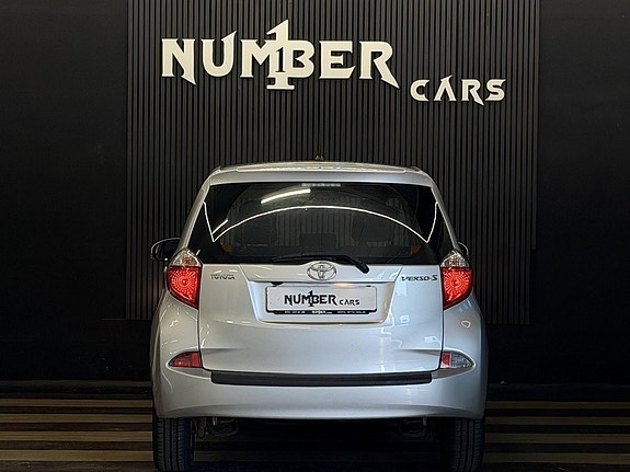 Toyota Verso-S 7 of 18