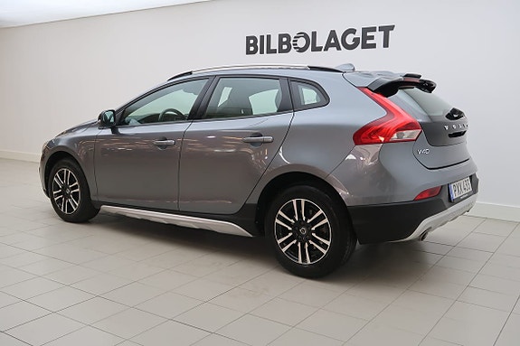 Volvo V40 Cross Country 3 of 5