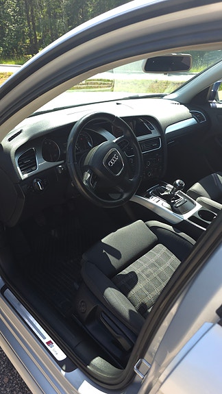 Audi A4 4 of 5