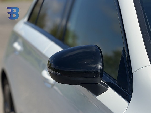 Mercedes-Benz A180 3 of 5