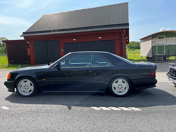 Mercedes-Benz 300 CE 2 of 2