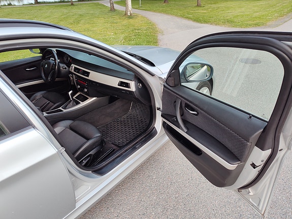 BMW 320d 9 of 11