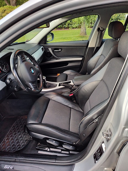 BMW 320d 4 of 11