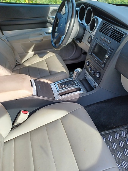 Dodge Magnum 3 of 5