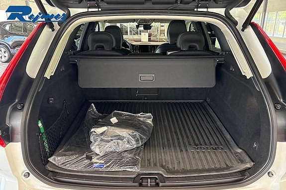 Volvo XC60 12 of 17