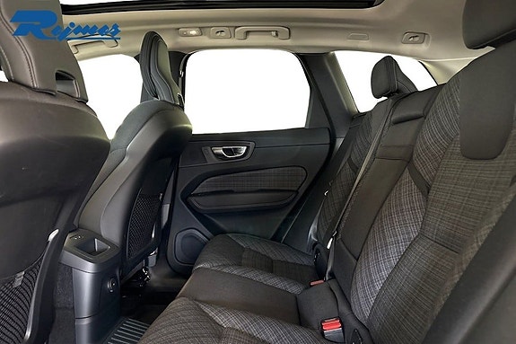 Volvo XC60 11 of 17