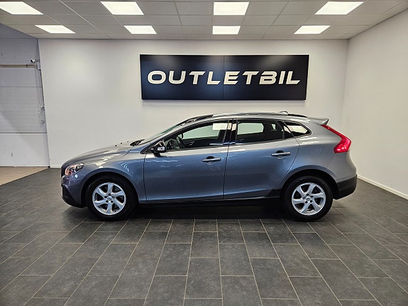 Volvo V40 Cross Country 2 of 5
