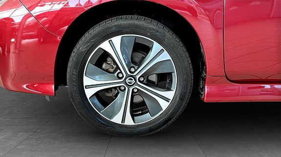 Nissan Leaf 9 of 12