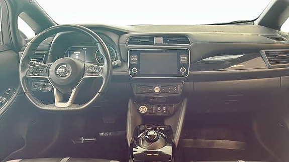 Nissan Leaf 4 of 5