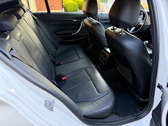 BMW 120i 8 of 13