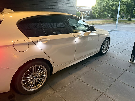 BMW 120i 5 of 13