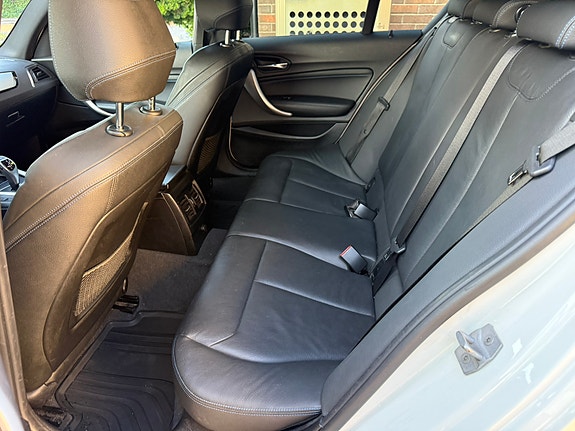 BMW 120i 11 of 13