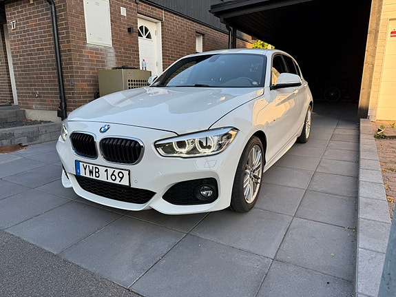 BMW 120i 4 of 13