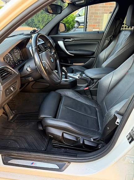 BMW 120i 7 of 13