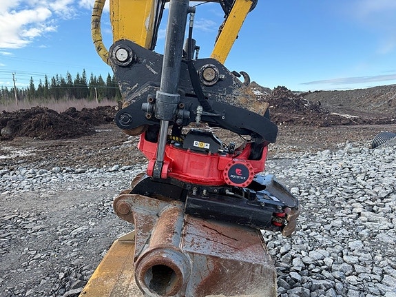 Komatsu PC 290 LC-11 17 of 24