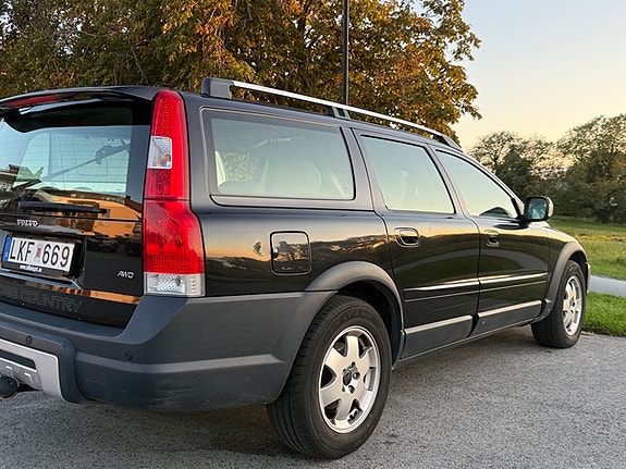 Volvo XC70 4 of 9