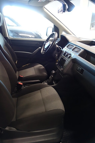 Volkswagen Caddy Maxi 6 of 8