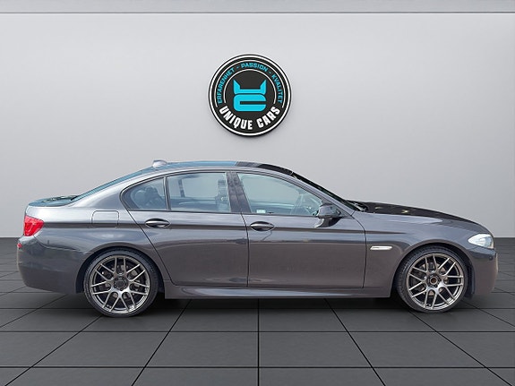 BMW 520d 2 of 5