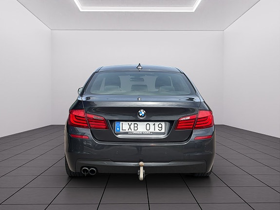 BMW 520d 4 of 5
