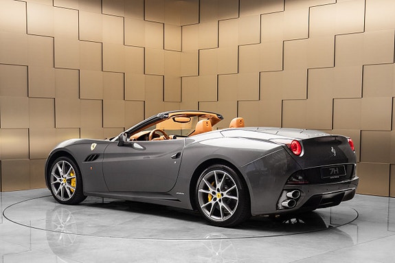 Ferrari California 3 of 5