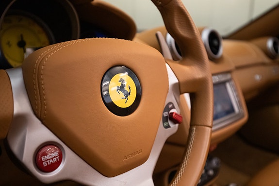 Ferrari California 10 of 24