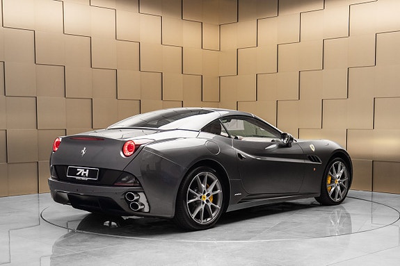Ferrari California 5 of 5