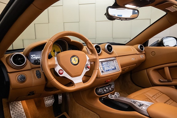 Ferrari California 9 of 24