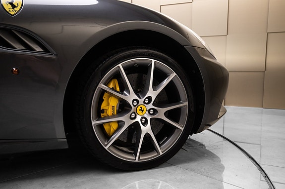Ferrari California 22 of 24