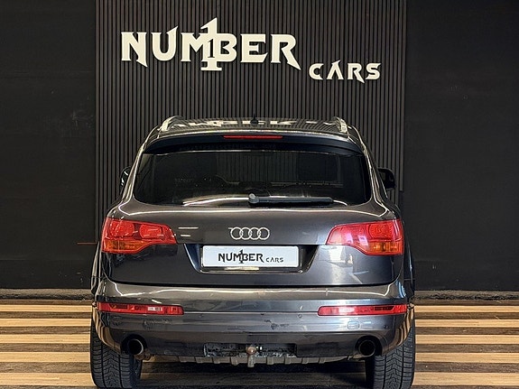 Audi Q7 9 of 27