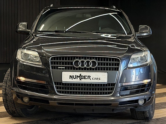 Audi Q7 4 of 5