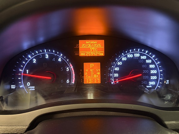 Toyota Avensis 4 of 4