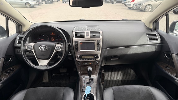 Toyota Avensis 3 of 4