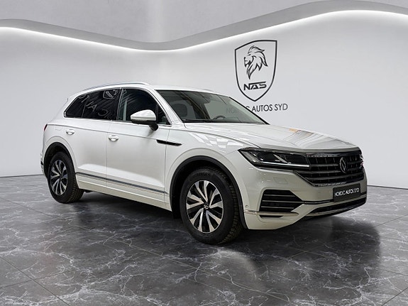 Volkswagen Touareg 8 of 27