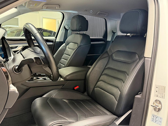 Volkswagen Touareg 13 of 27