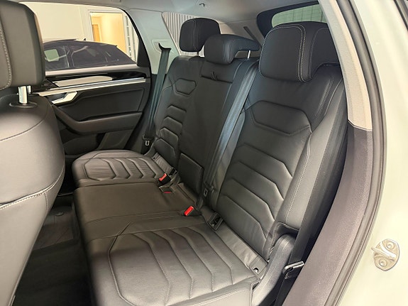 Volkswagen Touareg 12 of 27