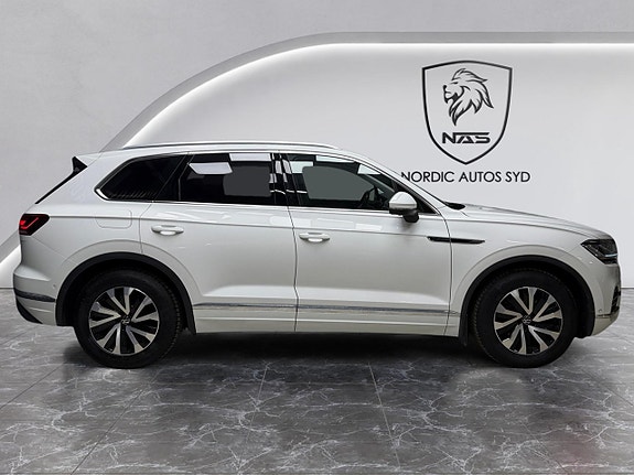 Volkswagen Touareg 7 of 27