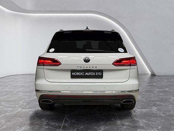 Volkswagen Touareg 4 of 5