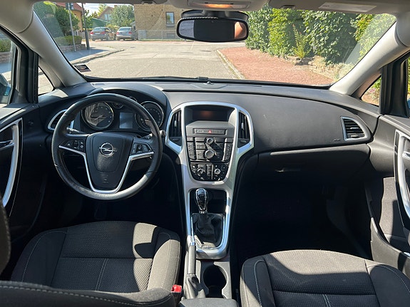 Opel Astra 8 of 17