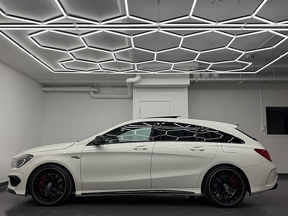Mercedes-Benz CLA45 2 of 5