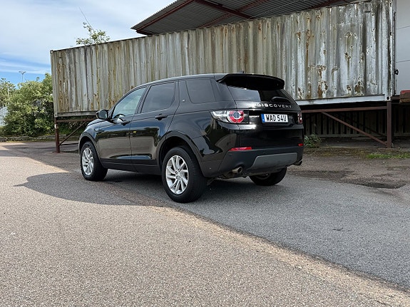 Land Rover Discovery Sport 3 of 5