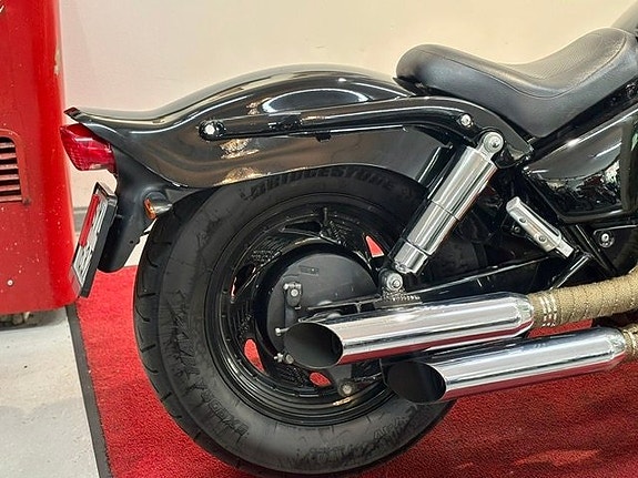 Suzuki Cycles VZ800 Marauder Custom 4 of 5