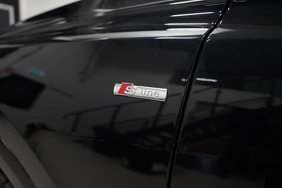 Audi Q8 3 of 5